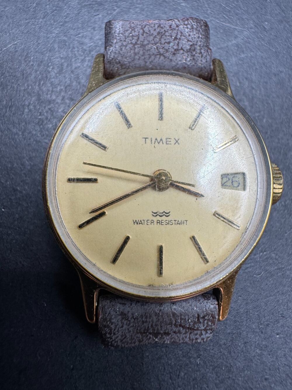 Vintage Timex Women's Gold Tone Date Watch Analog Water Resistant No Band 24mm
